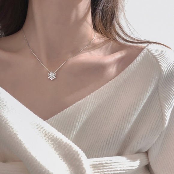 CZ Snowflake Necklace 925 - Picture 7 of 10